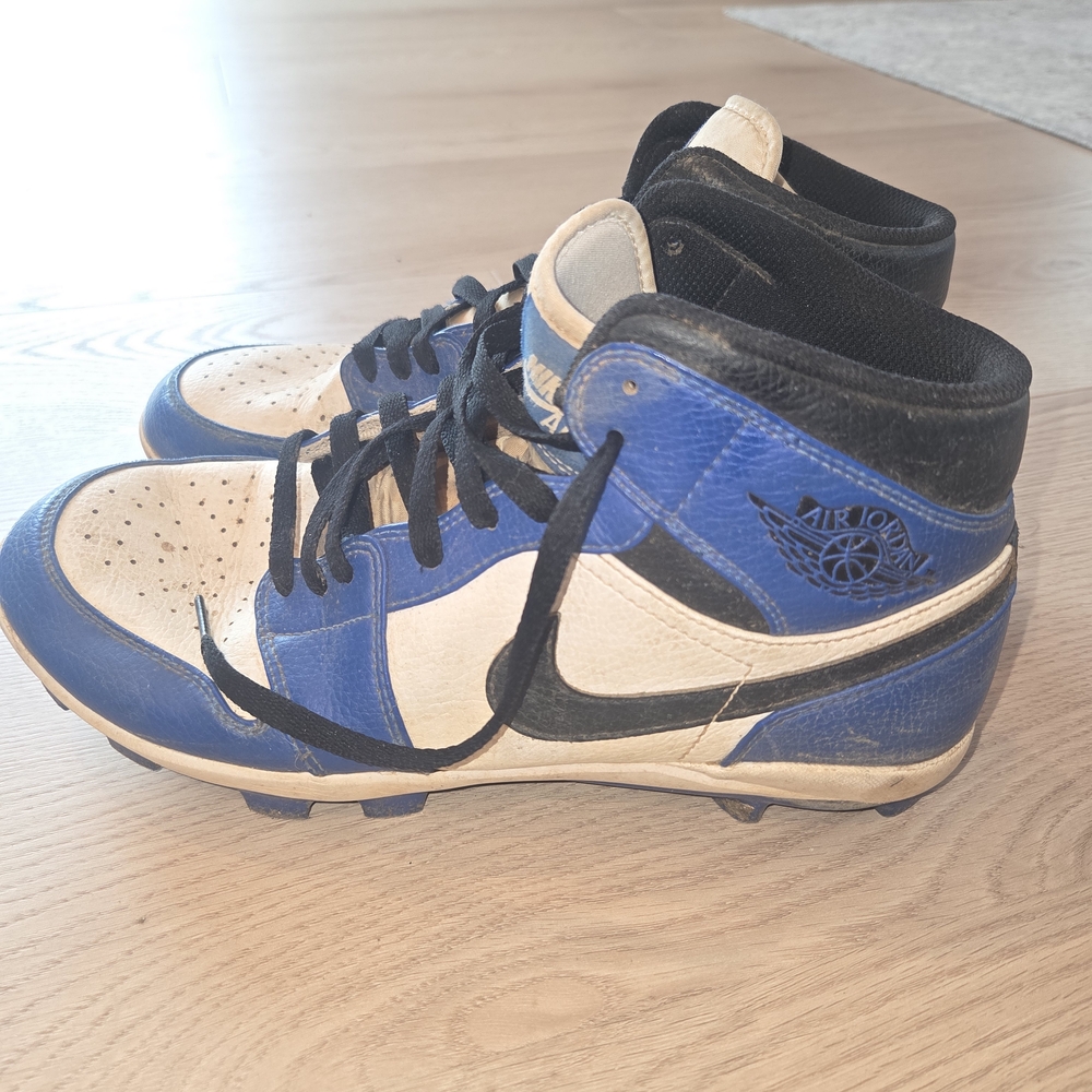 Nike Air Jordan Blue and White High-Top Baseball Cleats